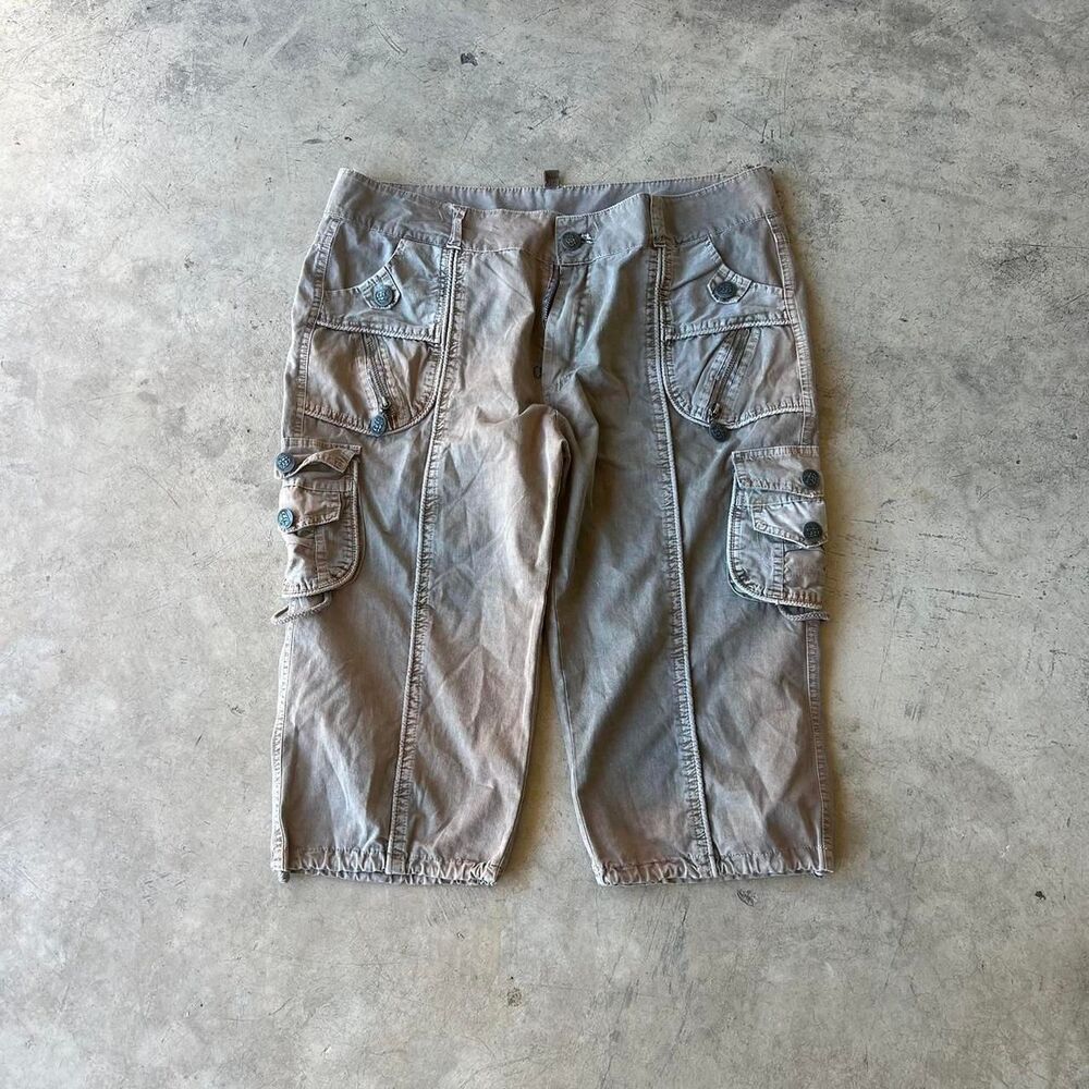 Split Personality y2k Capri shorts distressed women’s size 17
